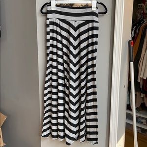 ⛄️Striped Maxi Skirt⛄️